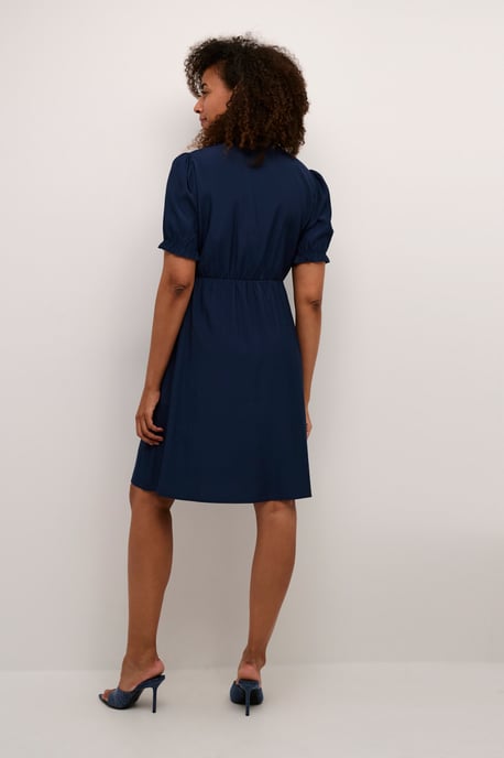 Dress Feminine Silhouette - Image 3