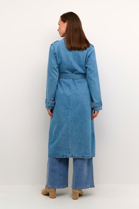 Outerwear Feminine Silhouette - Image 4