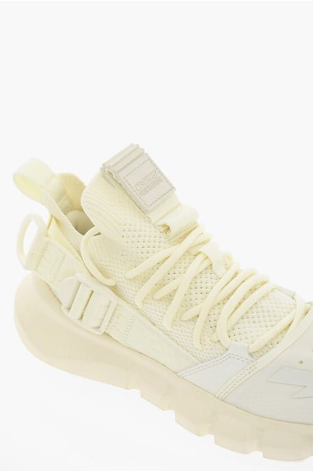 LI-NING Solid Color Mesh ESSENCE 2,3 Low-Top Sneakers in White - Image 4