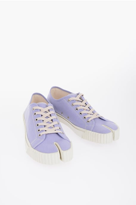 Lage Canvas Tabi Sneakers in Violet - Image 1