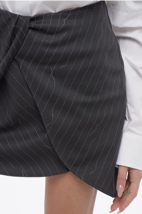 Layered TWIST Pinstriped Mini Kjol i grått - Image 3