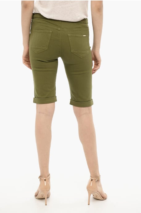 Cuffed Hem Shorts with Golden-Closure in Green - Image 2