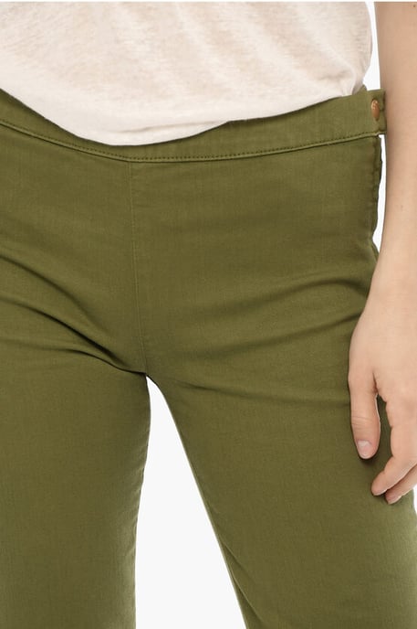 Cuffed Hem Shorts with Golden-Closure in Green - Image 3