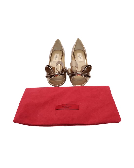 Valentino Metallic Couture Bow Pumps in Gold Nappa Leather - Image 2