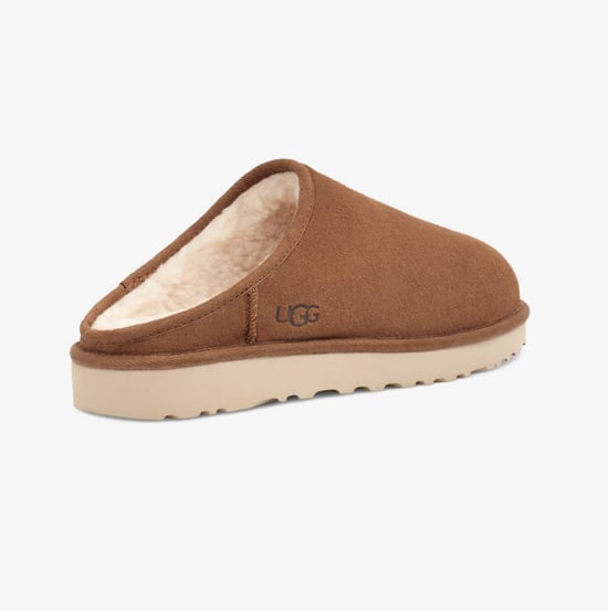 UGG CLASSIC SLIP-ON Mens Slippers Chestnut - Image 2