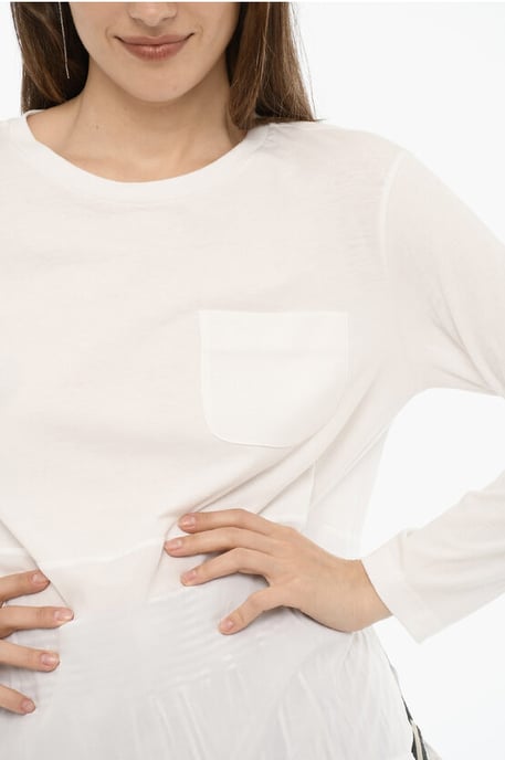 Vit t-shirt med rund hals, bröstficka och sidosprund - Image 3