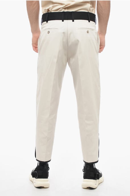 Slim Fit TOM-broek van katoenen keperstof met contrasterende tailleband in wit - Image 2