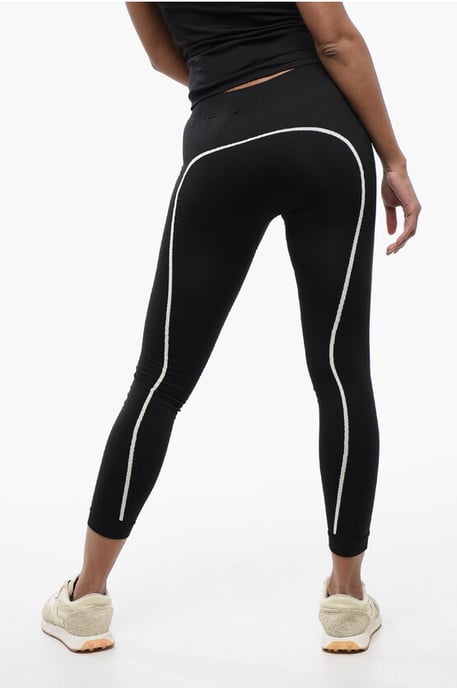 Sömlösa leggings i stretchig nylon i svart - Image 2