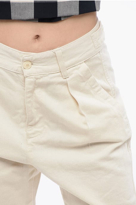 Single-pleated Mom Fit Denims with Belt Loops 14cm in White - Image 3