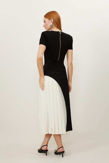Tailored Buckle Detail Pleated Midi Skirt - Image 6