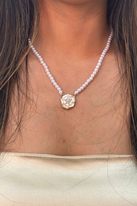 French Camellia Pearl Necklace - Image 3
