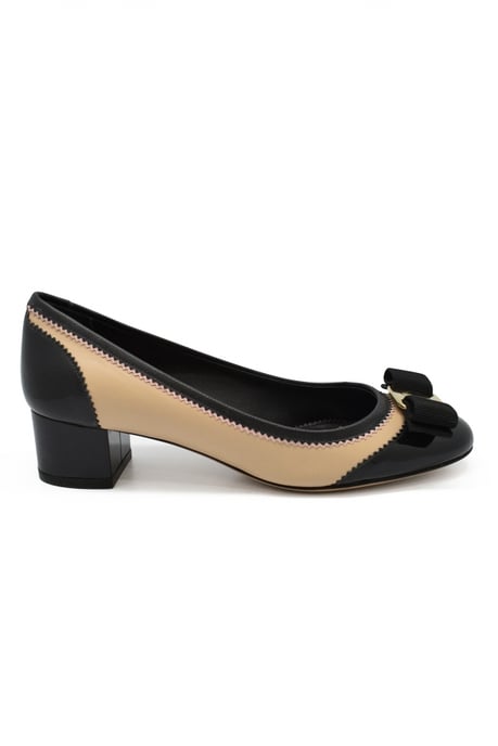 Salvatore Ferragamo Eva Leathe schaarpen Beige - Image 1
