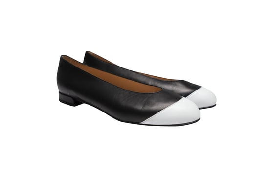 Stuart Weitzman Ballet Flats in Black Leather - Image 6