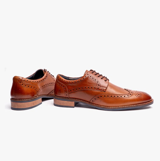 Hush Puppies Dustin Mens Brogue Shoes Tan - Image 2