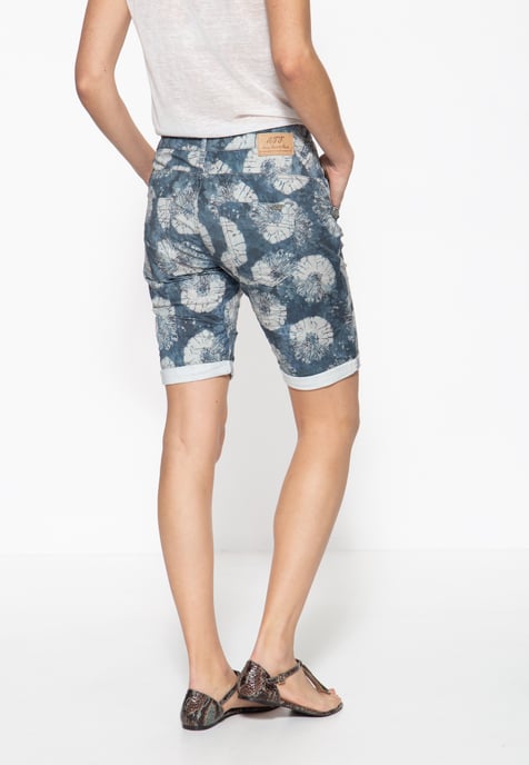 Amor, Truth & Trust Damen Jeansshorts mit Beinaufschlag und femininem Muster Gwen Denim - Image 2