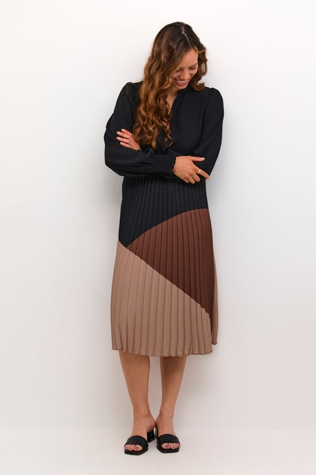 Dress Feminine Silhouette - Image 1