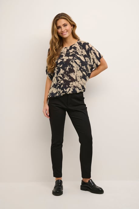 Blouse with short sleeve Relaxed fit Sand/Black Flower - Image 3