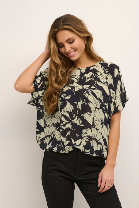 Blouse with short sleeve Relaxed fit Sand/Black Flower - Image 5