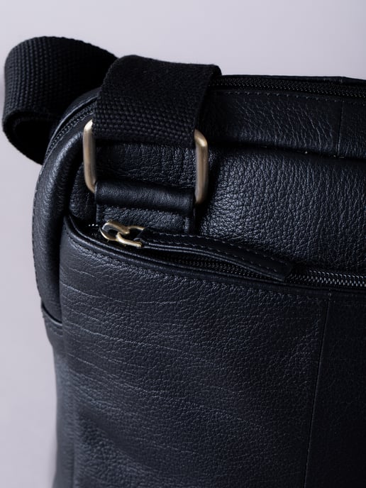 Explorer Leather Messenger Bag in Black - Image 4