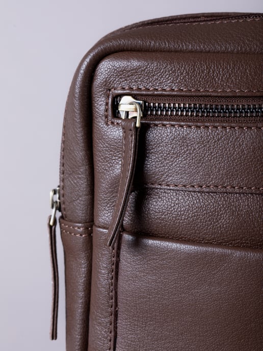 Explorer Leather Messenger Bag in Brown - Image 3