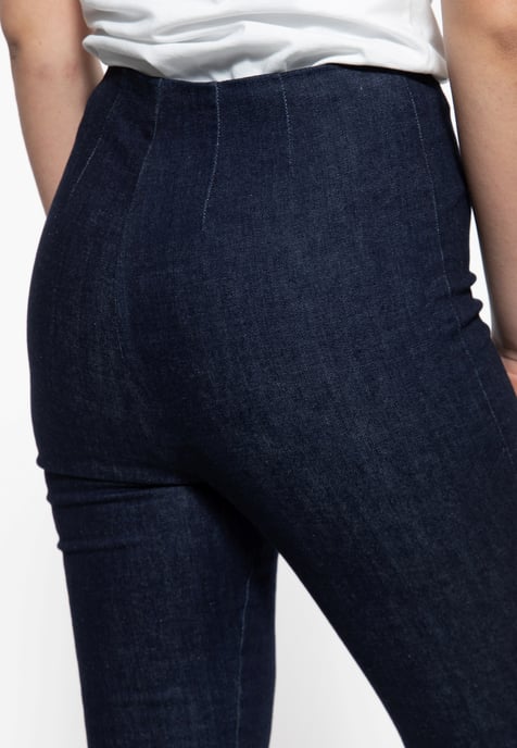 Queen Kerosin Damen High Waist Capri Jeanshose dunkelblau - Image 4