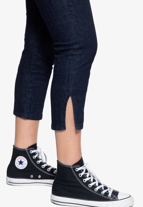 Queen Kerosin Damen High Waist Capri Jeanshose dunkelblau - Image 5