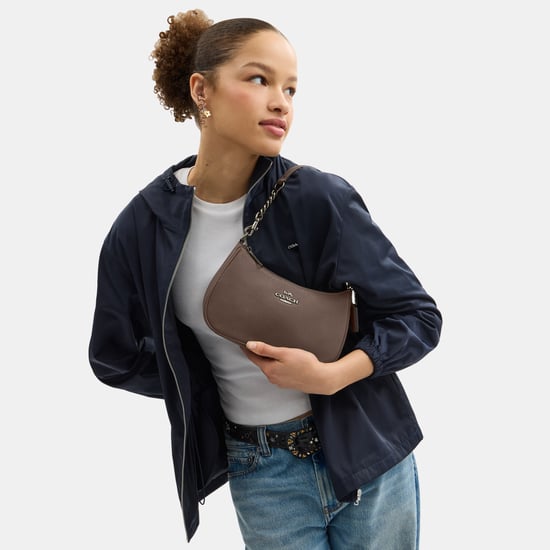 Teri Shoulder Bag in Refined Pebbled Leather with Chain Strap - Image 4