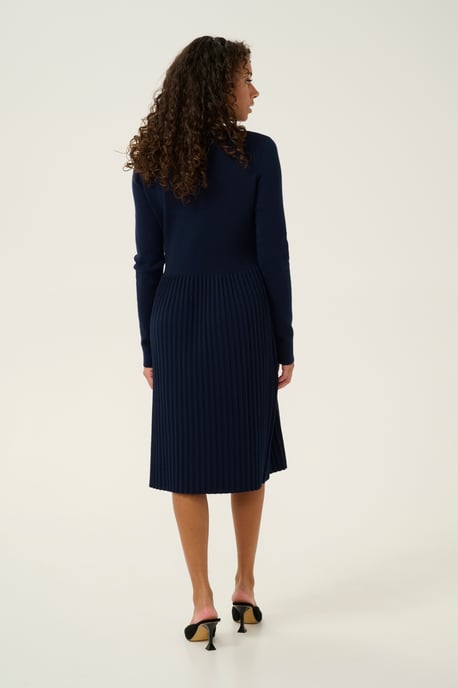 Dress Feminine Silhouette - Image 2
