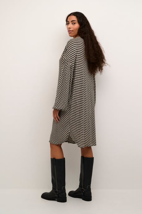 Jurk Oversize fit black white - Image 2