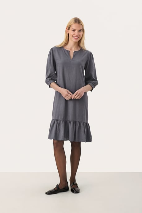 Dress Feminine Silhouette - Image 1