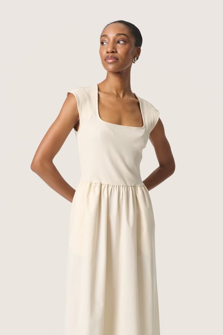 Jersey dress Feminine Silhouette - Image 5