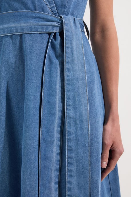 Denim Tailored Notch Neck Belted Fluid Midi Dress - Image 5