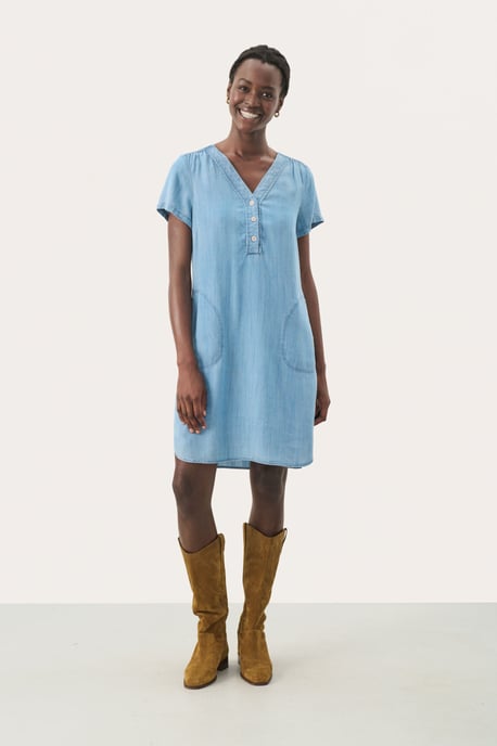 Dress Feminine Silhouette - Image 1
