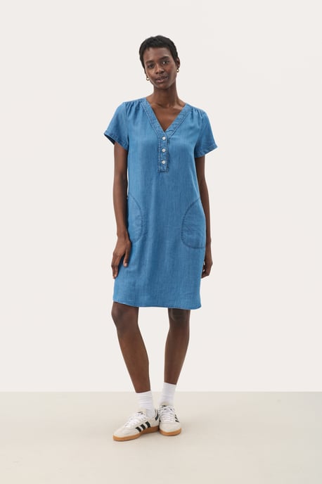 Dress Feminine Silhouette - Image 1