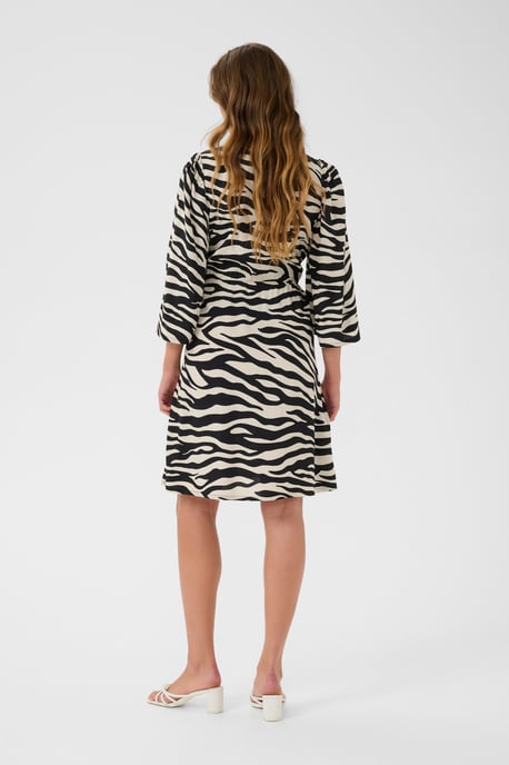 Dress Shaped fit - Image 2
