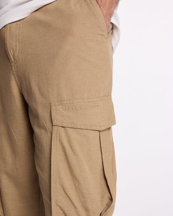 Lyle & Scott Bomulls- och Linne Cargo Byxor - Sand - Image 4