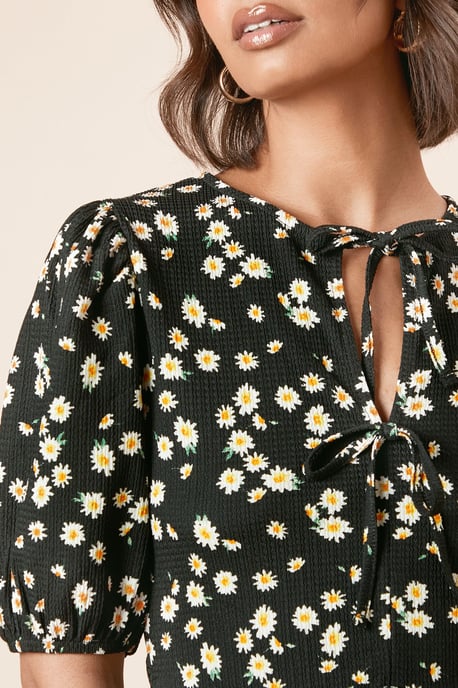 Floral Bow Tie Front Puff Sleeve Top - Image 4