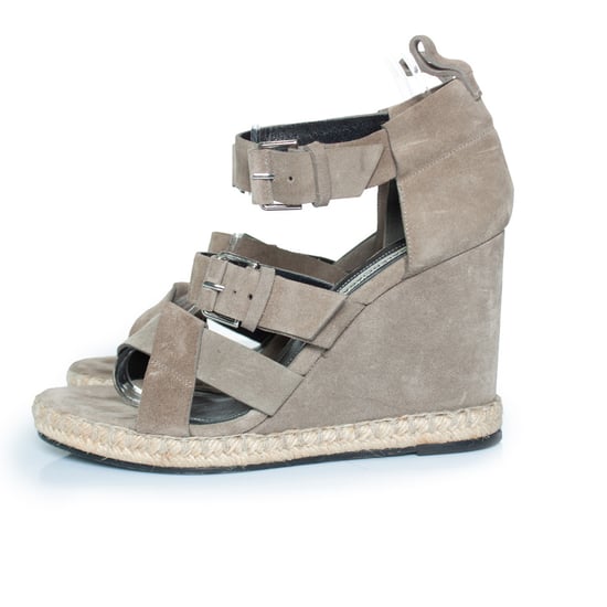 Grå mocka sandal med kil - Image 2