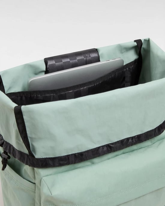 Vans Old Skool Cinch Backpack in Green - Image 5