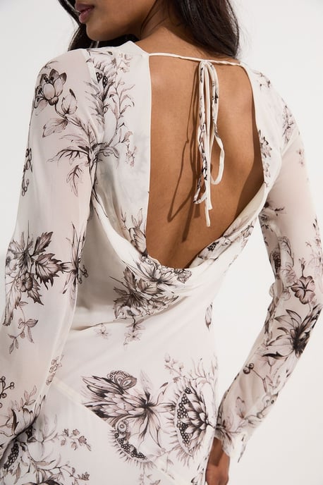 Petite Sheer Viscose Georgette Sketchy Floral Deep V Woven Halter Neck Dress - Image 3