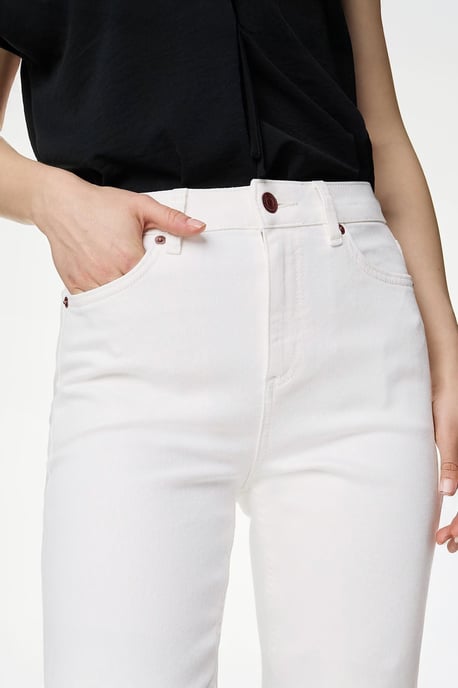 White Slim Ankle Grazer Jeans - Image 5