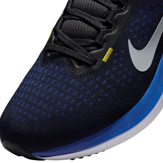 Nike Air Winflo 10 Zwarte Sneakers - Image 3
