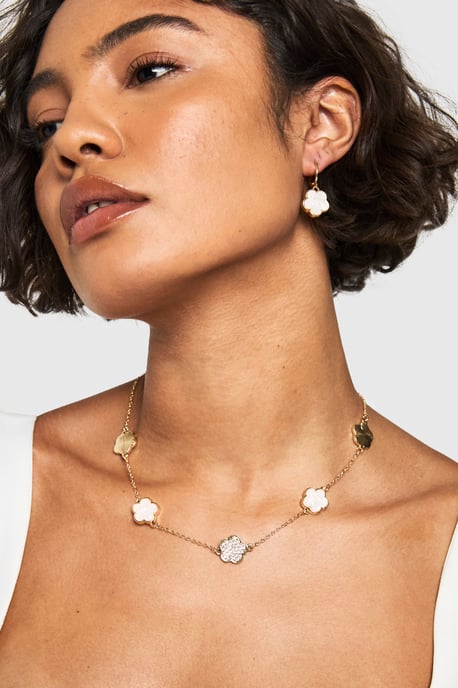 Enamel Embellished Flower Detail Necklace - Image 1