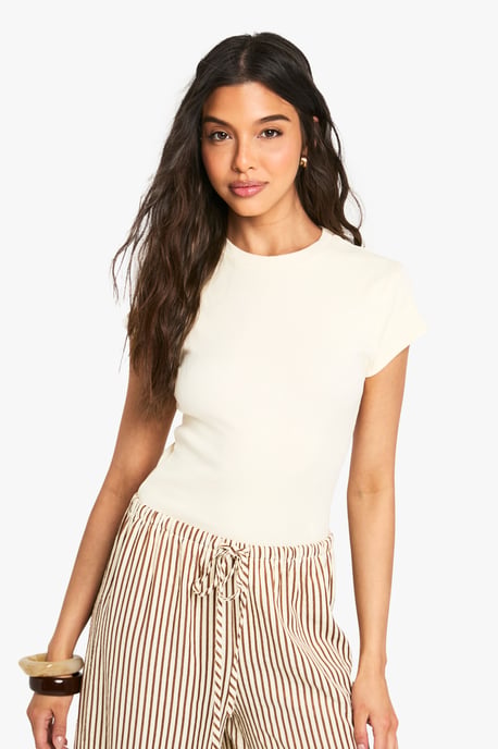 Boohoo Basics Short Sleeve Crew Neck Bodysuit - Image 4