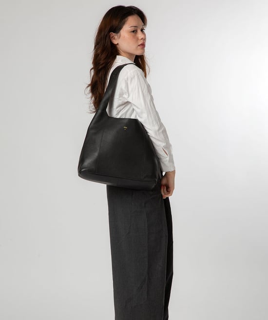 'Renata' Black Leather Shoulder Bag - Image 2