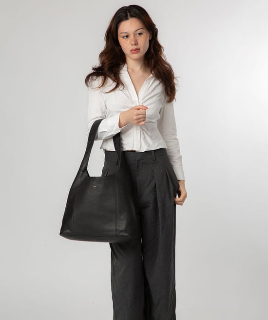 'Renata' Black Leather Shoulder Bag - Image 6