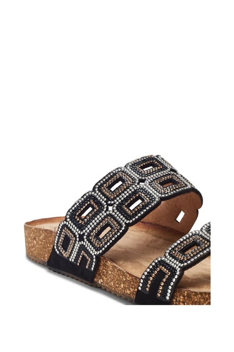 Lynora Black Sandals - Image 3