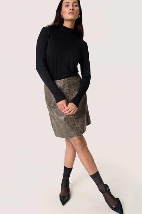 SLIsabeau Leather Skirt STUDIO A-shape - Image 2