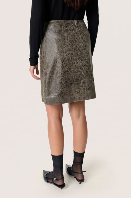 SLIsabeau Leather Skirt STUDIO A-shape - Image 4