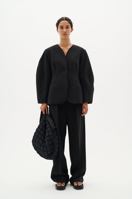 WilcoxIW Blazer Feminine Silhouette - Image 4